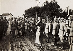 Charles Ier passant en revue les troupes allemandes sur le front roumain, 4 septembre 1917